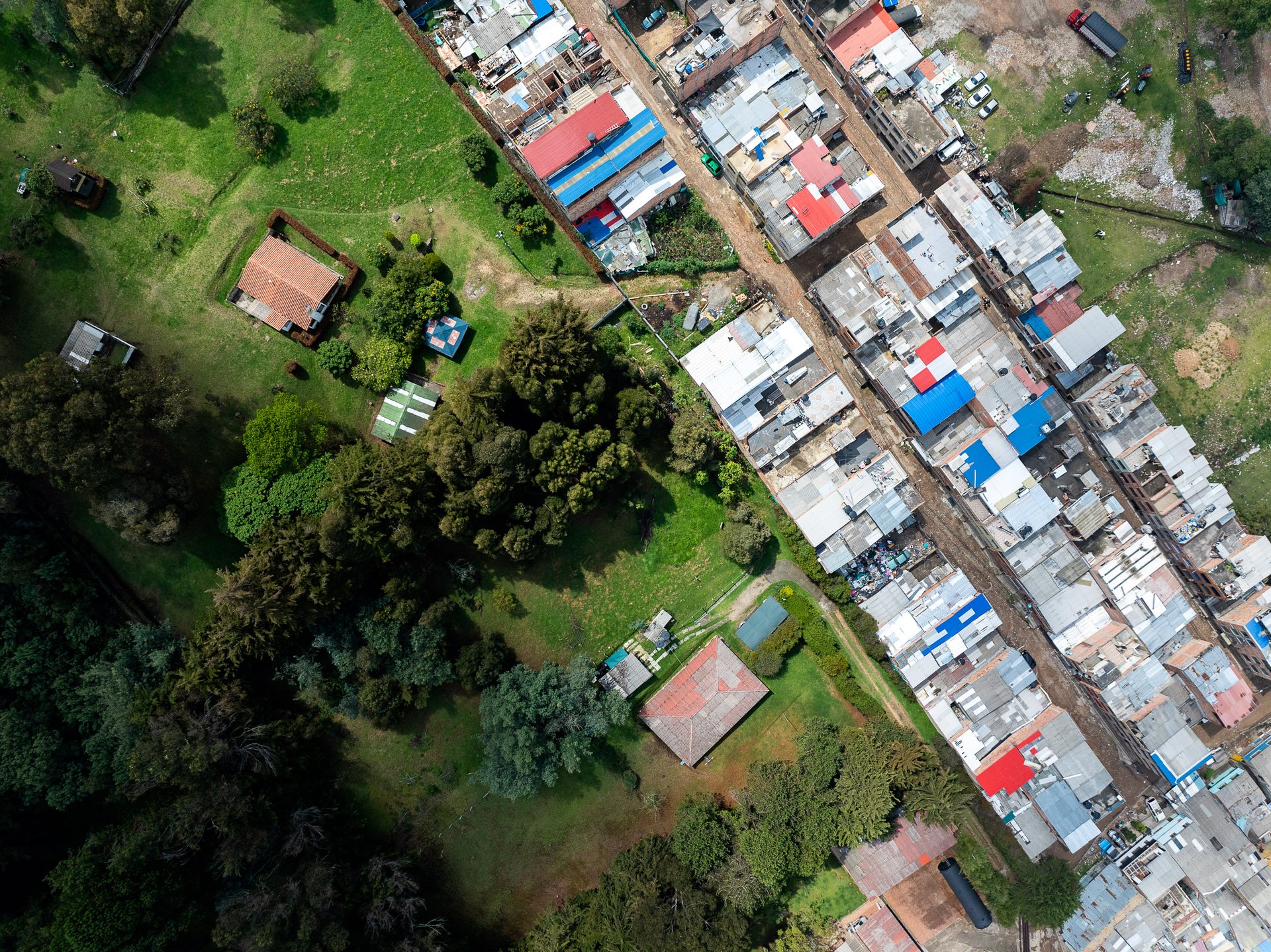 The Suba hills are a fascinating patchwork of farms, informal housing, mega-mansions, and gated estates.