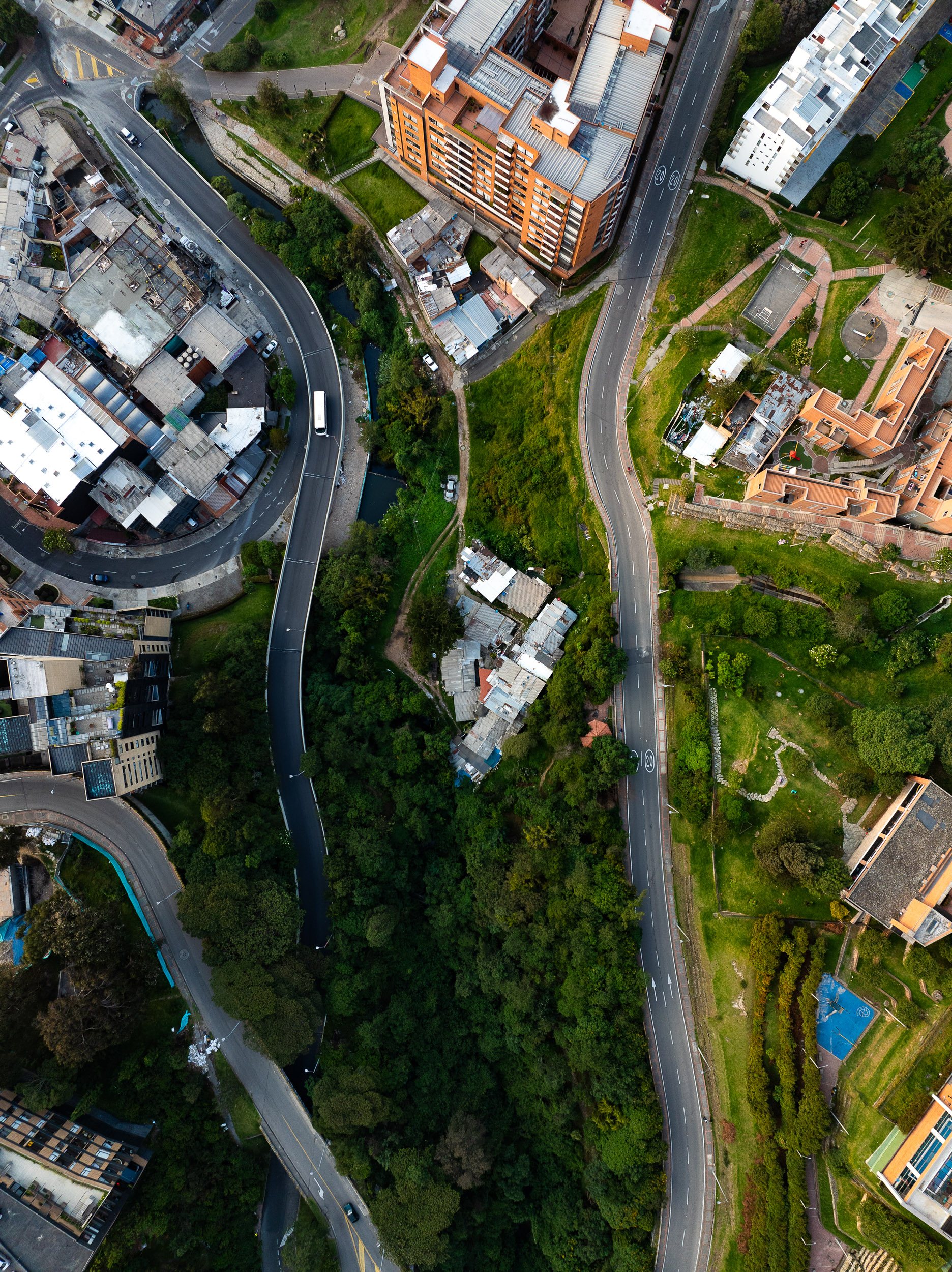 Little informal communities that are hidden from view become apparent when seen from directly above, like this one in Chapinero.