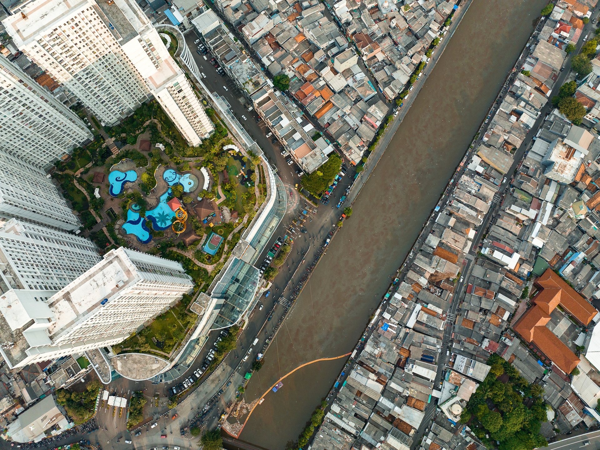 The Ciliwung River plays a significant role in Jakarta's hydrological cycle, serving as an essential water source for residential and agricultural use.