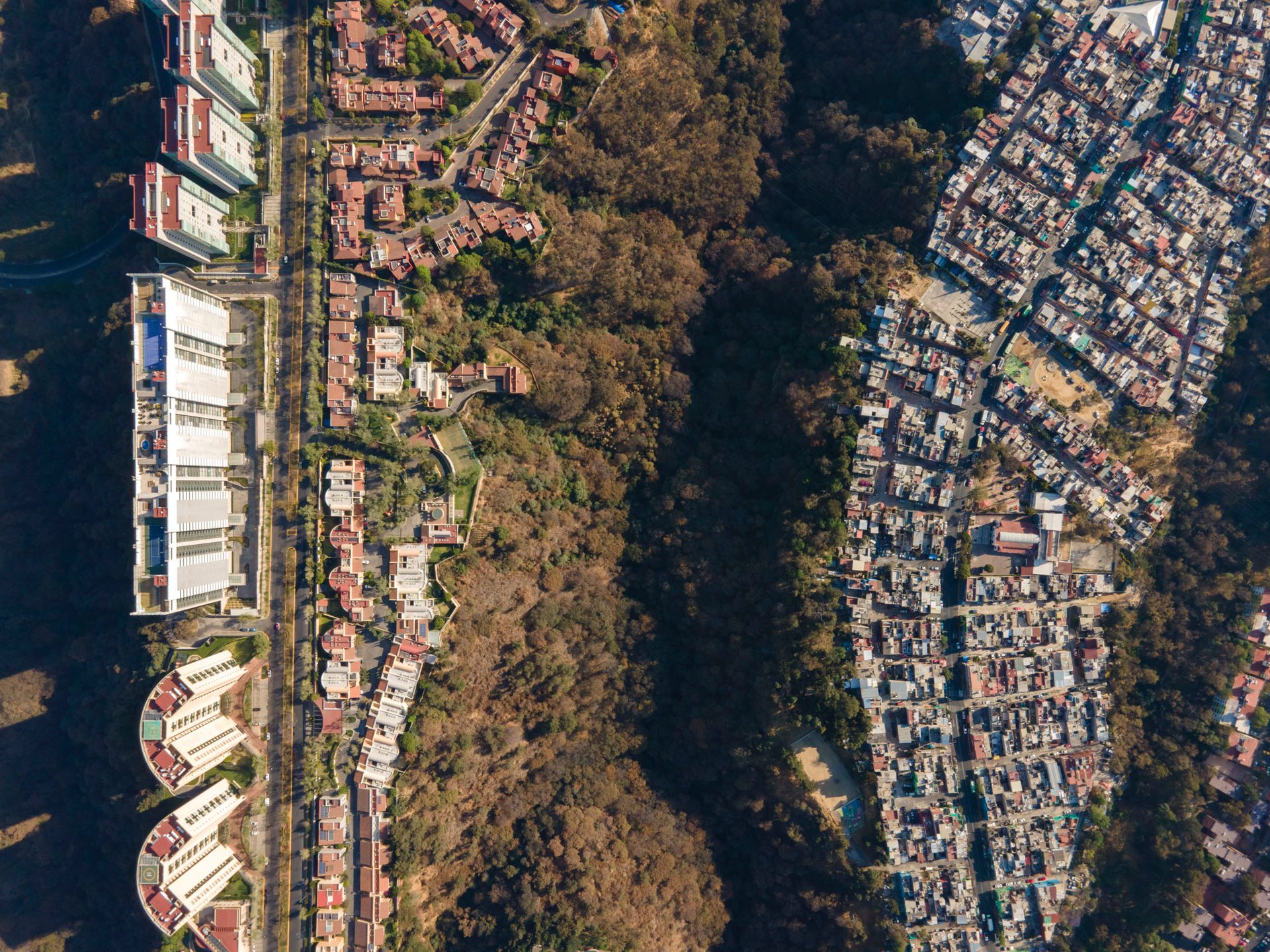Álvaro Obregón (right) and Santa Fe (left), sites of immense disparity in health outcomes from Covid-19 during 2020-2021.