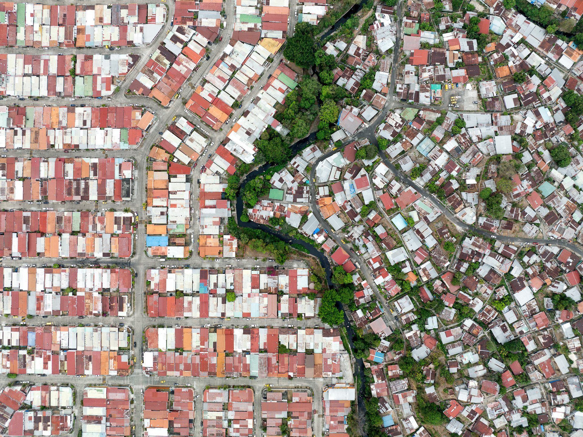 The boundary between Villa Lucre and lower income zones to the west.