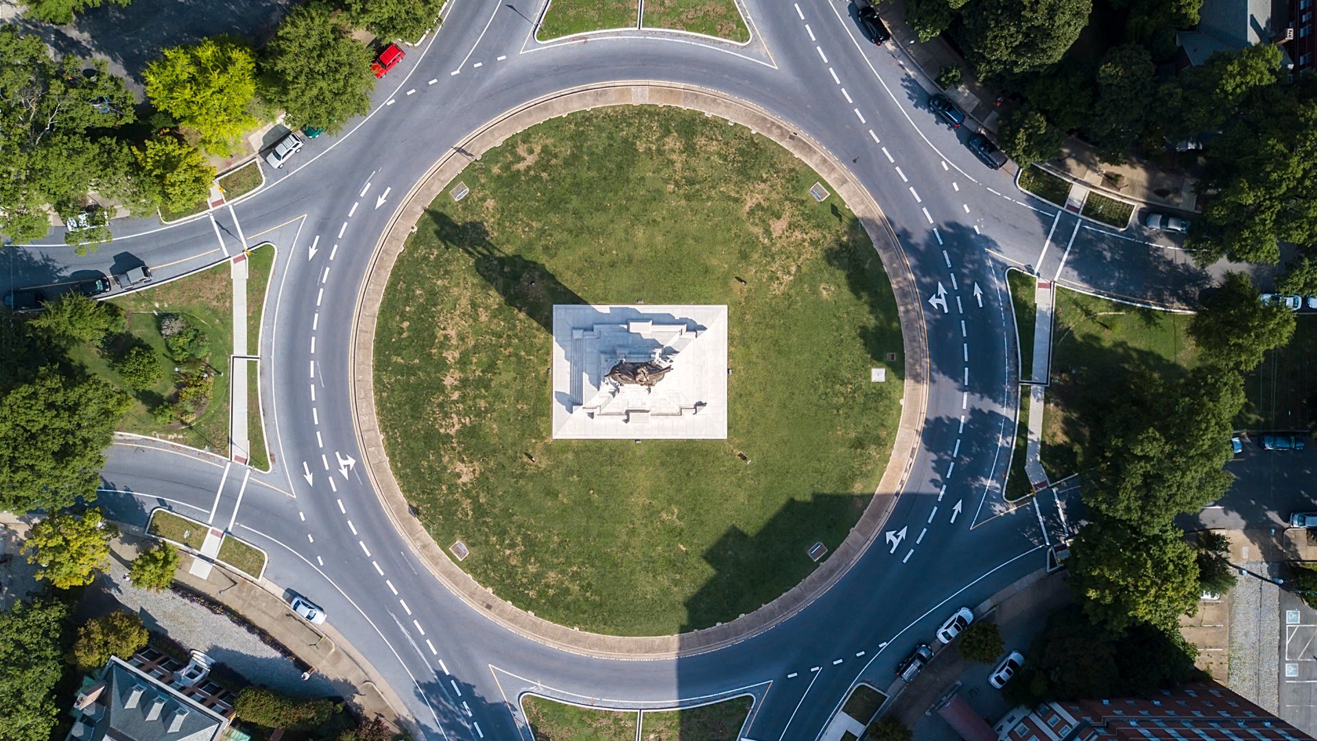 A statue of Robert E. Lee, a famous Confederate general, sits in a prominent position astride a traffic circle near downtown. For many people, the Confederacy represented a desire to retain slavery.