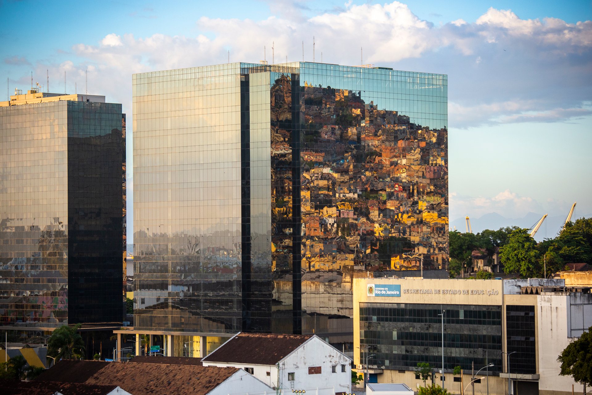 The reflected image of the Morro de Providência favela.