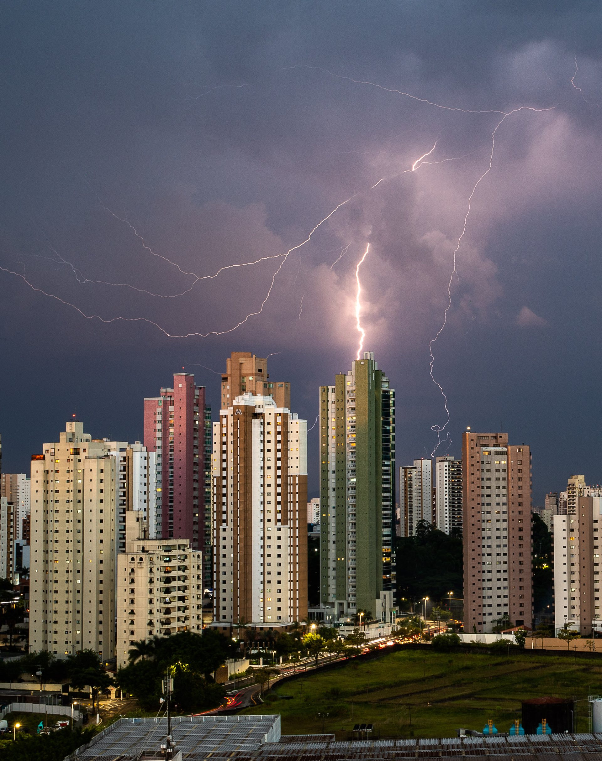 A lightning strike in Tatuapé.